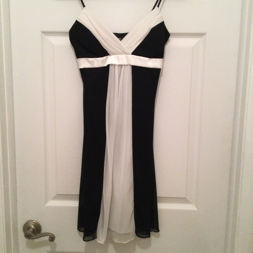 Juniors occasion dress in black & white